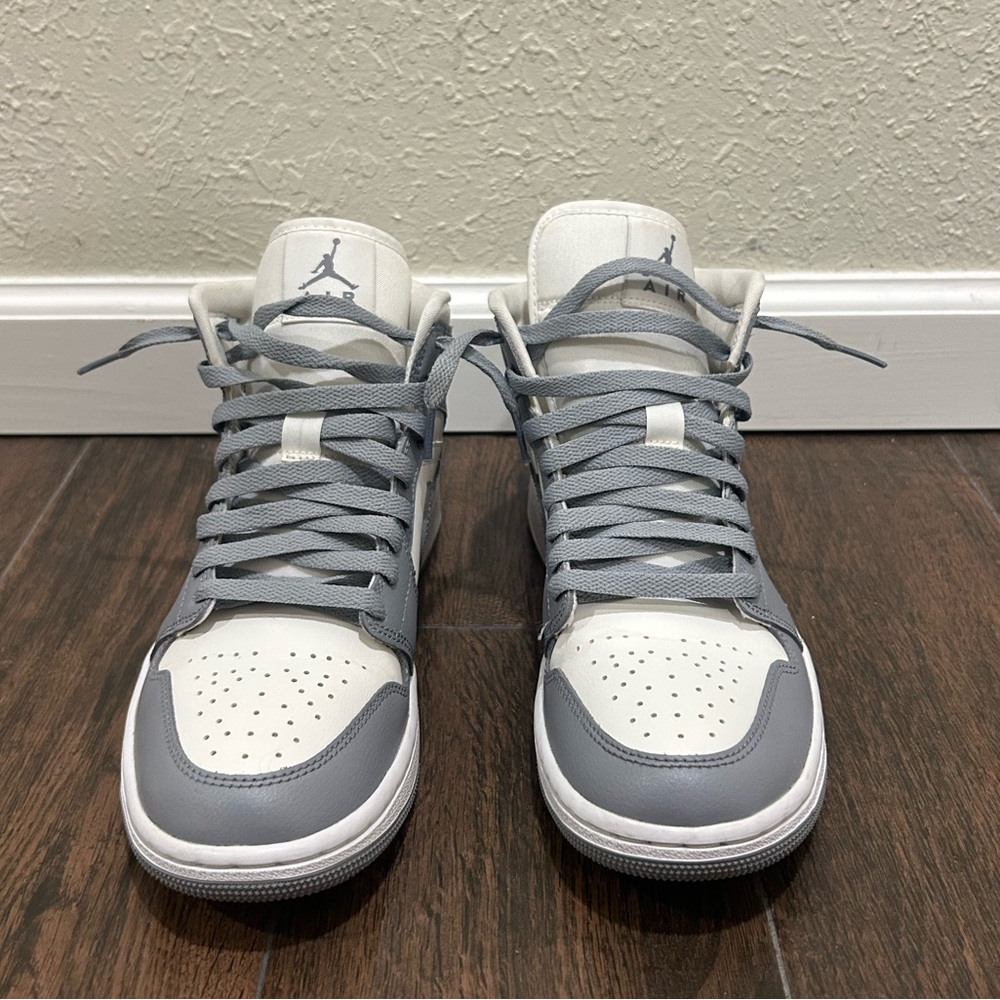 Nike Jordan 1 mid: ‘stealth’